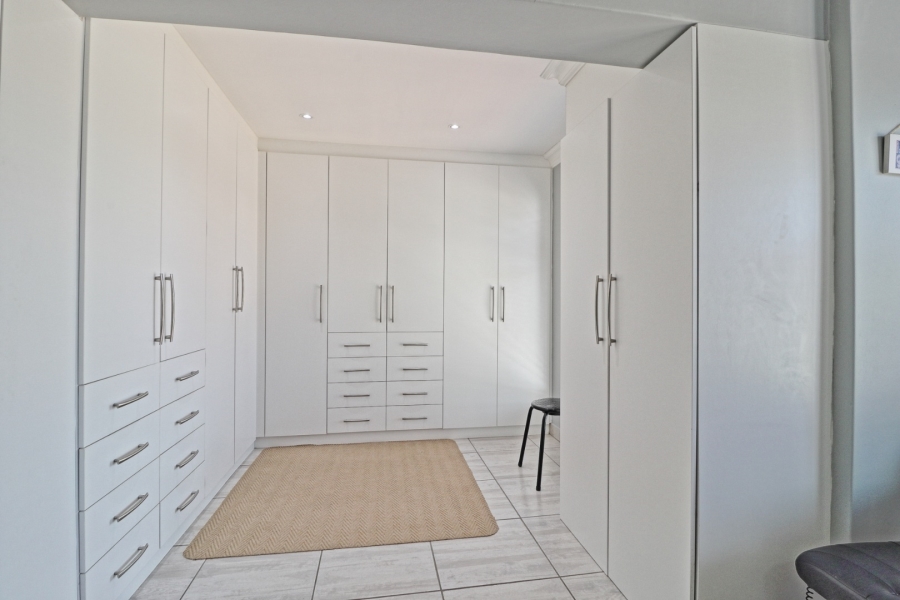 3 Bedroom Property for Sale in Hartenbos Central Western Cape